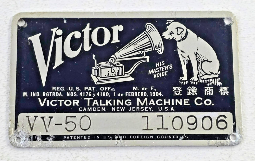 Vintage Victrola VV-50 Victor Talking Machine Name Plate Badge